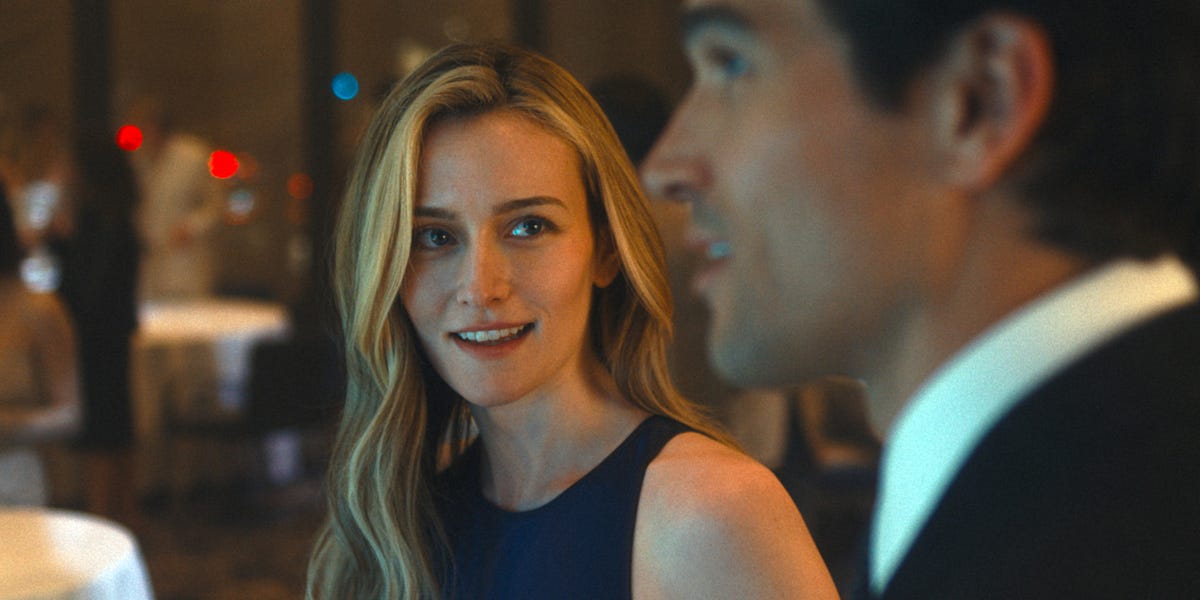 JFK Jr. & Carolyn Bessette: Their Love Story Became a National Obsession